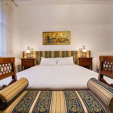 Casa 3 Guesthouse Oradea Exterior foto
