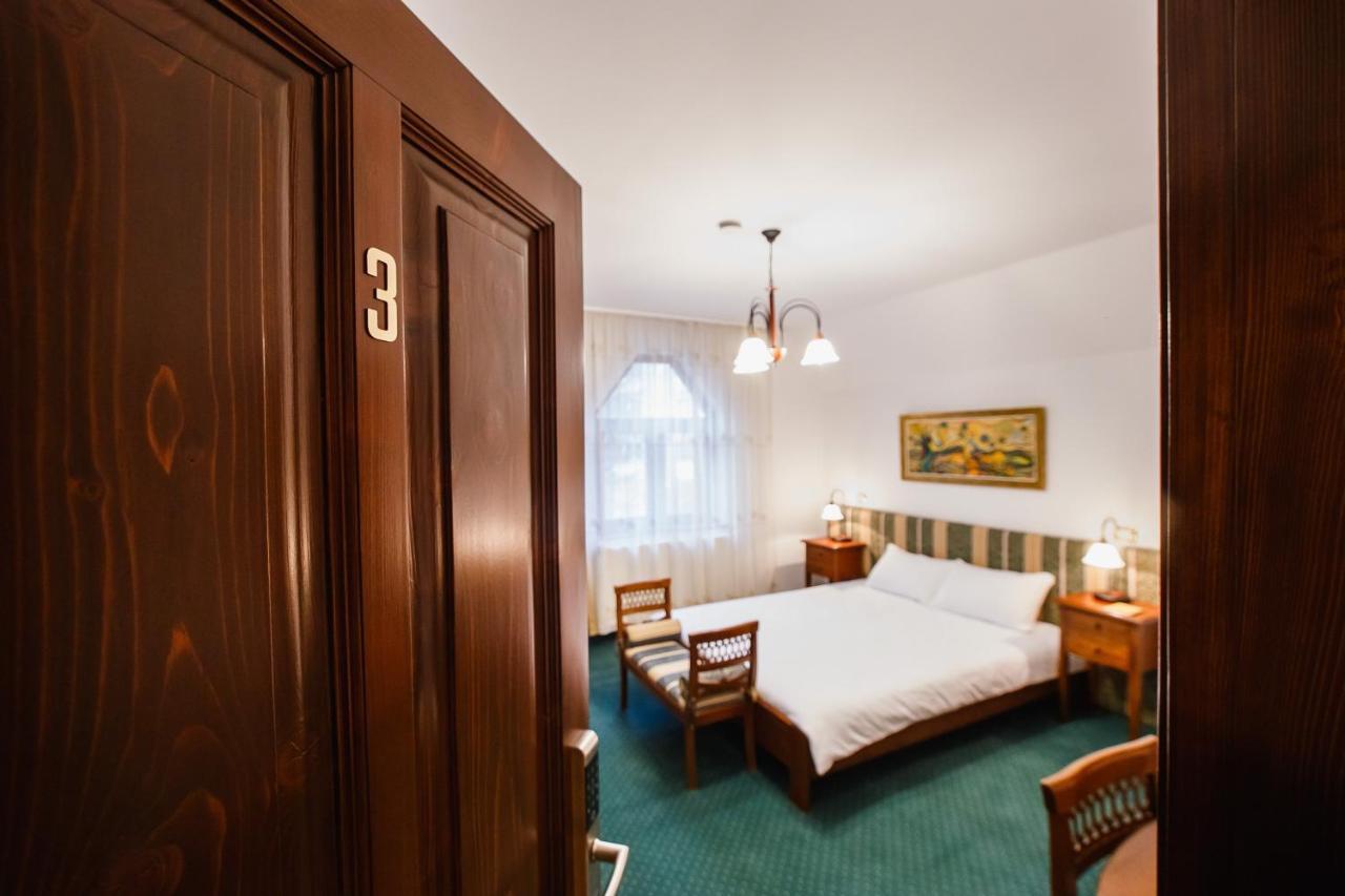 Casa 3 Guesthouse Oradea Exterior foto
