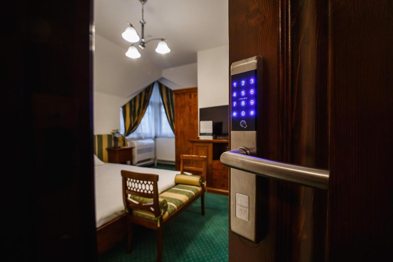 Casa 3 Guesthouse Oradea Exterior foto